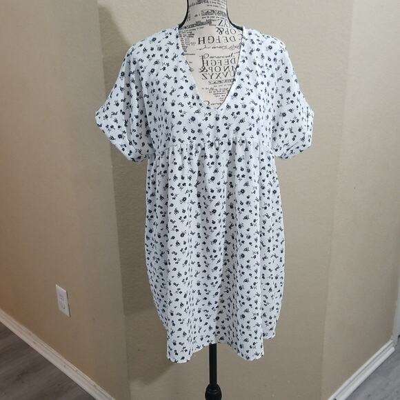 WHITE birch‎ floral top size medium - Picture 1 of 6